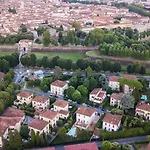 Buonamici فيلة *